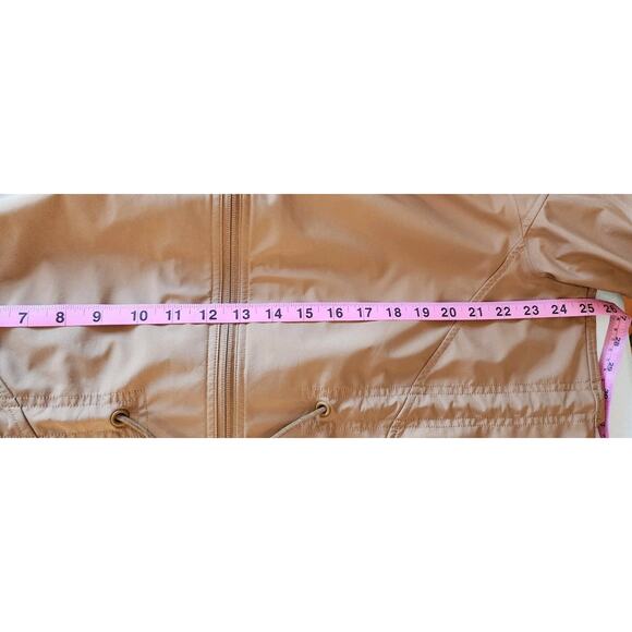Lululemon Relaxed Fit Rain Shell Jacket Womens Medium Beige Camel Drawstring S/P - Picture 13 of 16